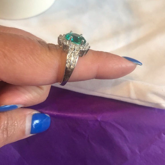 Ring - Picture 5 of 6